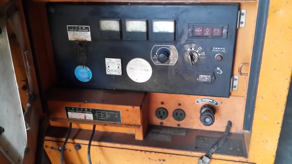 ขาเครื่องปันไฟ. Denyo  15 KVA. ไฟ 220 V