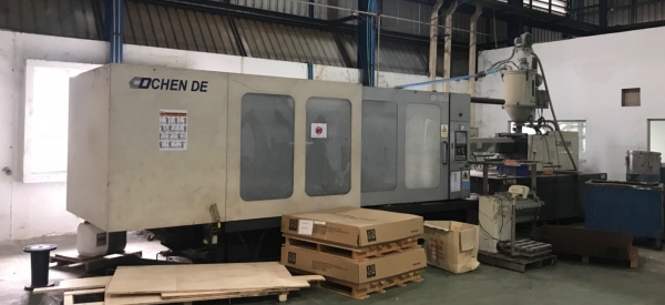 ขายเครื่องฉีดพลาสติก ขนาด 650 ตัน สภาพป้ายแดง ฉีดแม่พิมพ์เดียวไม่เคยเปลี่ยนพิมพ์