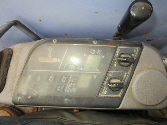 ขายรถขุด ยี่ห้อ KOMATSU รุ่น PC50UU-2 ขายรถขุด ยี่ห้อ KOMATSU รุ่น PC50UU-2