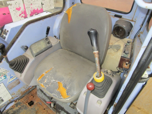 ขายรถขุด ยี่ห้อ KOMATSU รุ่น PC50UU-2 ขายรถขุด ยี่ห้อ KOMATSU รุ่น PC50UU-2