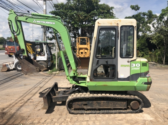 ขาย รถแม็คโคร MITSUBISHI 30MM พร้อมใช้งาน นำเข้าเองจากประเทศญี่ปุ่น ติดต่อ 063-9316985 ID LINE : 0639316985 ครับ