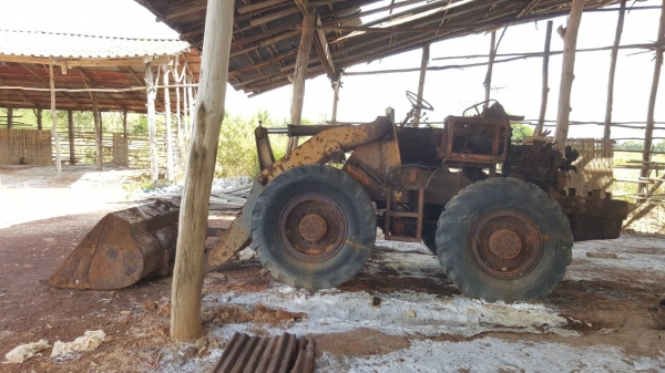 ขายตามสภาพ รถตัก KOMATSU JH30 เครื่องพัง เกียร์ดี ยางดี รถมีผุสนิมเยอะ ราคาต่อรองได้