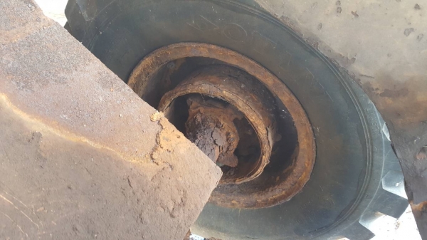 ขายตามสภาพ รถตัก KOMATSU JH30 เครื่องพัง เกียร์ดี ยางดี รถมีผุสนิมเยอะ ราคาต่อรองได้ ขายตามสภาพ รถตัก KOMATSU JH30 เครื่องพัง เกียร์ดี ยางดี รถมีผุสนิมเยอะ ราคาต่อรองได้