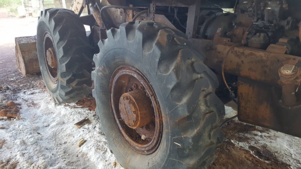 ขายตามสภาพ รถตัก KOMATSU JH30 เครื่องพัง เกียร์ดี ยางดี รถมีผุสนิมเยอะ ราคาต่อรองได้ ขายตามสภาพ รถตัก KOMATSU JH30 เครื่องพัง เกียร์ดี ยางดี รถมีผุสนิมเยอะ ราคาต่อรองได้