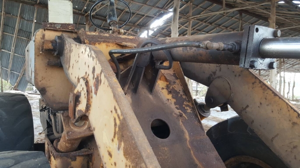 ขายตามสภาพ รถตัก KOMATSU JH30 เครื่องพัง เกียร์ดี ยางดี รถมีผุสนิมเยอะ ราคาต่อรองได้ ขายตามสภาพ รถตัก KOMATSU JH30 เครื่องพัง เกียร์ดี ยางดี รถมีผุสนิมเยอะ ราคาต่อรองได้