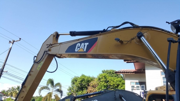 ขาย แบคโฮ CAT 320D เล่มทะเบียนครบ เครื่องดี ปั้มดี ช่วงล่างเต็ม ราคาต่อรองได้