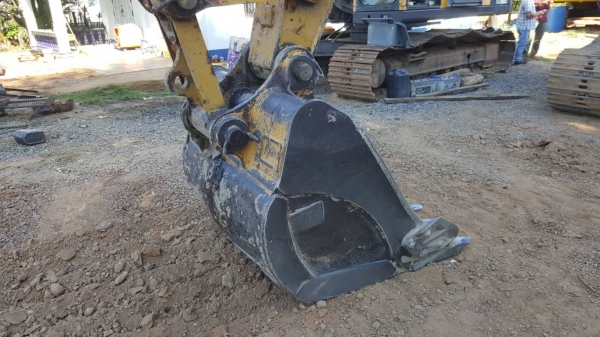 ขาย แบคโฮ CAT 320D เล่มทะเบียนครบ เครื่องดี ปั้มดี ช่วงล่างเต็ม ราคาต่อรองได้