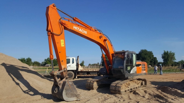 ขาย แบคโฮ HITACHI ZX200-5G เล่มทะเบียนครบ รถสวยเต็มทุกระบบ แอร์เย็น