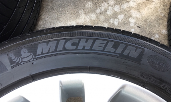 ล้อแม็ก Nissan Juke ขอบ17 พร้อมยาง 215-55-17 Michelin ปลายปี 15