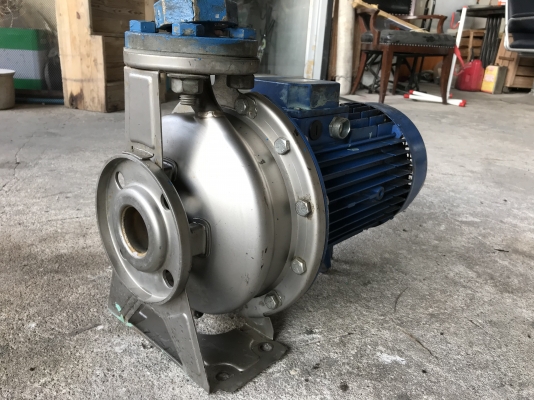 ขายปั๊มน้ำหอยโข่งหัวปั๊มสแตนเลส Ebara 7.5HP. 380V made in Italy ขนาดเข้า 2นิ้ว ออก 1.5นิ้ว รุ่นใบพัดใหญ่ส่งน้ำไกล สภาพสวยมาก หมุนนิ่มเดิมๆ พร้อมใช้งาน