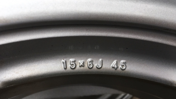 ล้อแม็ก 5รู100 Toyota Prius ขอบ 15 สีบอร์น