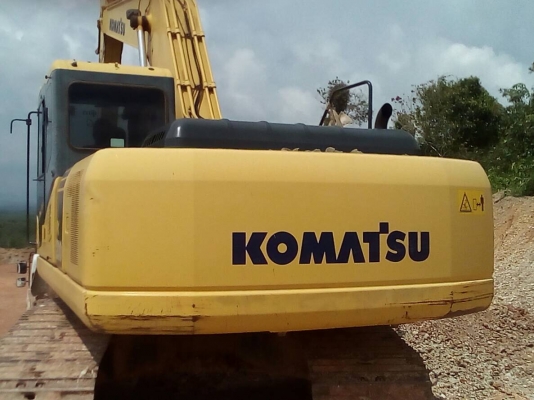 ขายด่วน!! Komatsu PC200-7 ซีเรียล 80,4XX สภาพนางฟ้า ค่ะ
