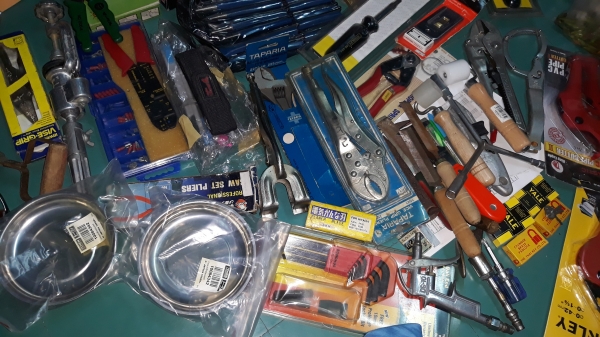 ขายเครื่องมือช่าง1กอง สนใจสอบถามได้ครับ0891786075 ขายเครื่องมือช่าง1กอง สนใจสอบถามได้ครับ0891786075