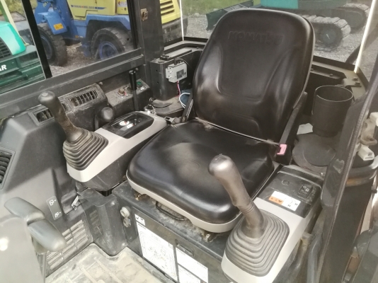 ถึงไทยแล้วจ้า KOMATSU PC 30MR-3 นำเข้าจากญี่ปุ่นโดยตรง ชั่วโมงทำงานน้อย พร้อมตู้เก๋งสวยๆ โทร.086-303-9797 กู๋อ๋า