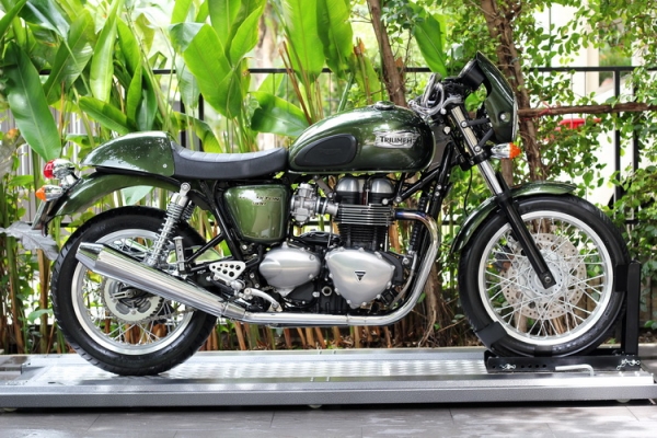 ฟรีดาวน์ Triumph Thruxton900 ปี 2016 ฟรีดาวน์ ออกรถไม่เสียเงิน ฟรีดาวน์ Triumph Thruxton900 ปี 2016 ฟรีดาวน์ ออกรถไม่เสียเงิน