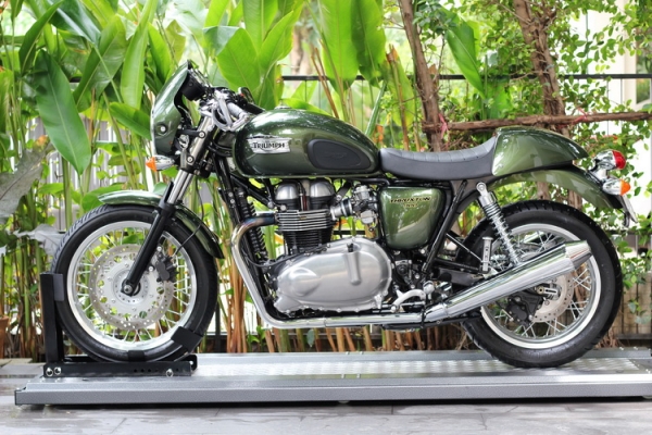 ฟรีดาวน์ Triumph Thruxton900 ปี 2016 ฟรีดาวน์ ออกรถไม่เสียเงิน ฟรีดาวน์ Triumph Thruxton900 ปี 2016 ฟรีดาวน์ ออกรถไม่เสียเงิน
