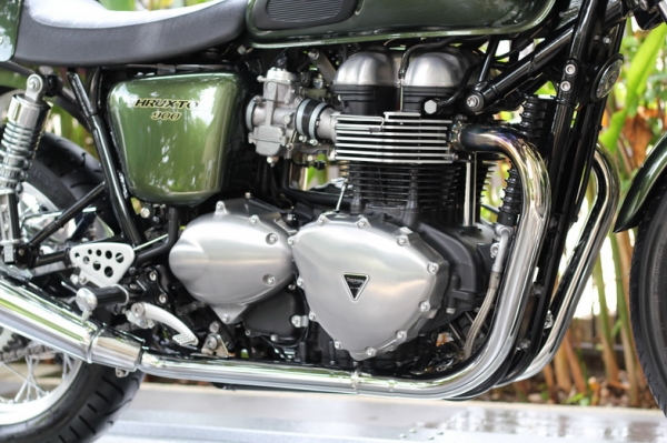 ฟรีดาวน์ Triumph Thruxton900 ปี 2016 ฟรีดาวน์ ออกรถไม่เสียเงิน ฟรีดาวน์ Triumph Thruxton900 ปี 2016 ฟรีดาวน์ ออกรถไม่เสียเงิน