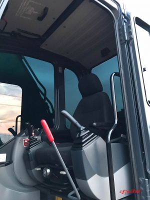 ขายรถแบคโฮ KOBELCO SK200-8 Yn12 SuperXM ใช้งาน 6 พันชั่วโมง สภาพนางฟ้า ขายรถแบคโฮ KOBELCO SK200-8 Yn12 SuperXM ใช้งาน 6 พันชั่วโมง สภาพนางฟ้า