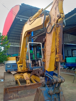 มาใหม่จ้า..KOMATSU PC60-6   เก่านอกแท้  สภาพสวย เครื่องปั๊มดี  3,xxx  ชั่วโมง  ระบบคล่องมากๆๆ  โทร  089-3818694  จ๊อย