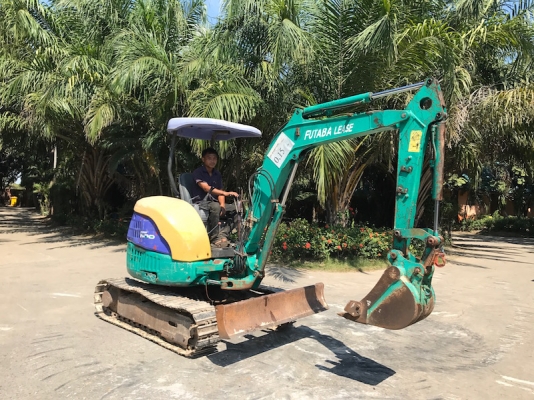 ขายแบคโฮ KOMATSU 27MR-1 PC30(ปั้มนิ้ว)(คอนโทลน้ำมัน) ครบๆ สวยเดิมจากญี่ปุ่น ทำงานสมบูรณ์ทุกระบบ รับรองไม่ผิดหวัง 285,000 เท่านั้น!!