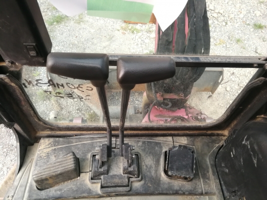 ถึงไทยแล้วจ้า KOMATSU PC 30MR-3 นำเข้าจากญี่ปุ่นโดยตรง ชั่วโมงทำงานน้อย พร้อมตู้เก๋งสวยๆ โทร.090-986-2521 อ๊อบ