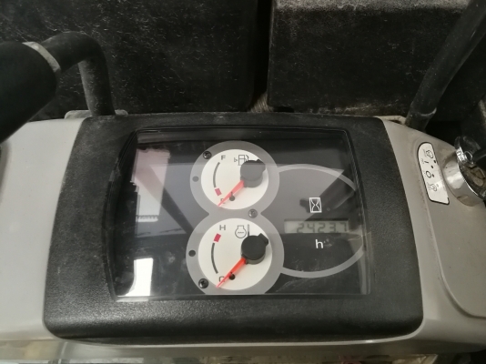 ถึงไทยแล้วจ้า KOMATSU PC 30MR-3 นำเข้าจากญี่ปุ่นโดยตรง ชั่วโมงทำงานน้อย พร้อมตู้เก๋งสวยๆ โทร.090-986-2521 อ๊อบ