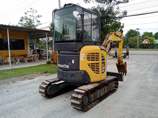 ถึงไทยแล้วครับ KOMATSU PC 30MR-2 นำเข้าจากญี่ปุ่นโดยตรง ชั่วโมงทำงานน้อย พร้อมตู้เก๋งสวยๆ โทร.090-986-2521 อ๊อบ