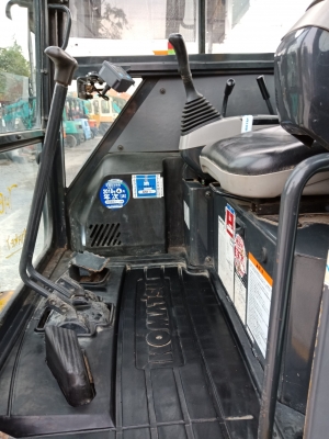 ถึงไทยแล้วครับ KOMATSU PC 30MR-2 นำเข้าจากญี่ปุ่นโดยตรง ชั่วโมงทำงานน้อย พร้อมตู้เก๋งสวยๆ โทร.090-986-2521 อ๊อบ