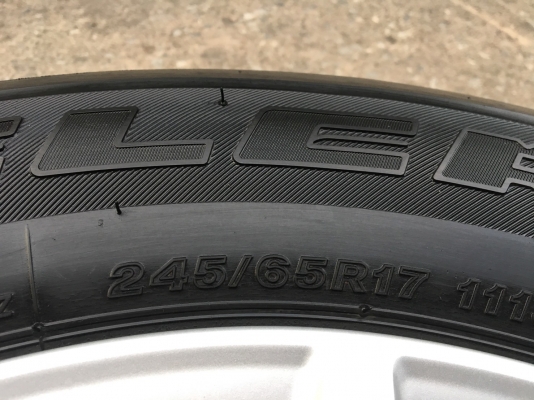 ล้อแม็ก Mitsu Pajero ขอบ17 (ลายก้ามปู) พร้อมยาง 245-65-17 Bridgestone สภาพดี ดอกยางหนา