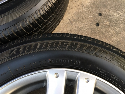 ล้อแม็ก Honda Jazz ขอบ15 พร้อมยาง 175-65-15 Bridgestone แม็กสภาพดี