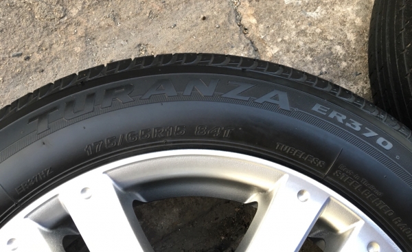 ล้อแม็ก Honda Jazz ขอบ15 พร้อมยาง 175-65-15 Bridgestone แม็กสภาพดี