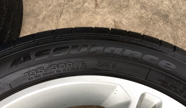 ล้อแม็ก Ford Fiesta ขอบ 16 พร้อมยาง 195-50-16 Goodyear ปี 15 สภาพดี ดอกยางหนา