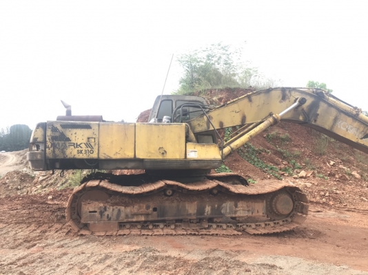 ขายแบคโฮ 3 คัน โกเบ 300 โกเบ 310 ขาเฟรมฉีก CAT320-2.2 คันยังสตาร์ทได้ยังโอเคอยู่มีเล่มทุกคันขายราคา 700,000 คอมนอก