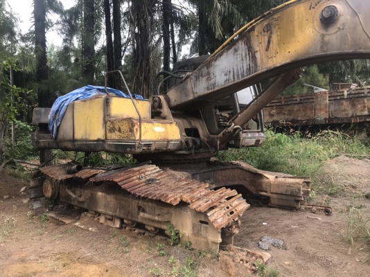 ขายแบคโฮ 3 คัน โกเบ 300 โกเบ 310 ขาเฟรมฉีก CAT320-2.2 คันยังสตาร์ทได้ยังโอเคอยู่มีเล่มทุกคันขายราคา 700,000 คอมนอก