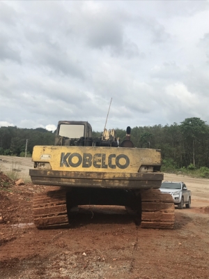 ขายแบคโฮ 3 คัน โกเบ 300 โกเบ 310 ขาเฟรมฉีก CAT320-2.2 คันยังสตาร์ทได้ยังโอเคอยู่มีเล่มทุกคันขายราคา 700,000 คอมนอก