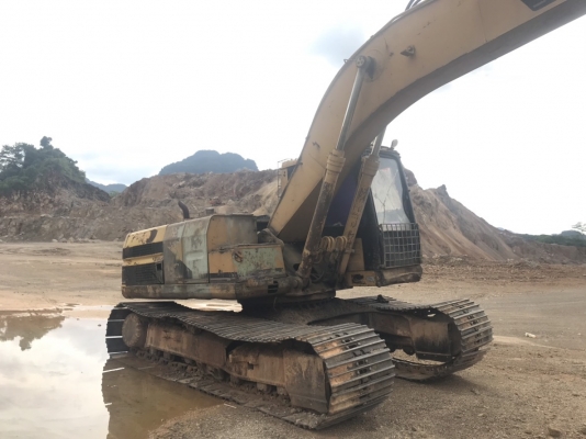 ขายแบคโฮ 3 คัน โกเบ 300 โกเบ 310 ขาเฟรมฉีก CAT320-2.2 คันยังสตาร์ทได้ยังโอเคอยู่มีเล่มทุกคันขายราคา 700,000 คอมนอก