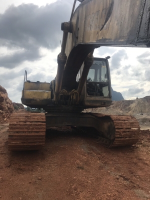 ขายแบคโฮ 3 คัน โกเบ 300 โกเบ 310 ขาเฟรมฉีก CAT320-2.2 คันยังสตาร์ทได้ยังโอเคอยู่มีเล่มทุกคันขายราคา 700,000 คอมนอก