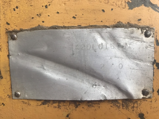 ขายแบคโฮ 3 คัน โกเบ 300 โกเบ 310 ขาเฟรมฉีก CAT320-2.2 คันยังสตาร์ทได้ยังโอเคอยู่มีเล่มทุกคันขายราคา 700,000 คอมนอก