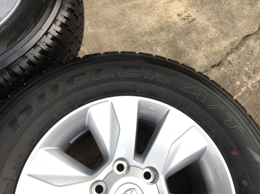 ล้อแม็กป้ายแดง Toyota Revo ขอบ 17 พร้อมยางใหม่ป้ายแดง 265-65-17 Bridgestone ปี 18 สวยกริ๊บ เส้นสีจัดจ้าน