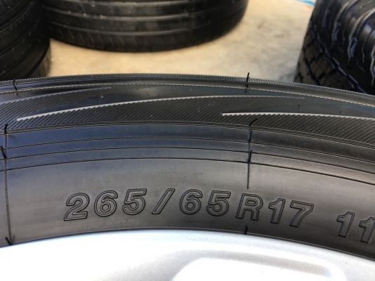 ล้อแม็ก Toyota Revo ขอบ17 พร้อมยาง 265-65-17 Yokohama ปลายปี 16 สภาพดี ดอกยางหนาปึก