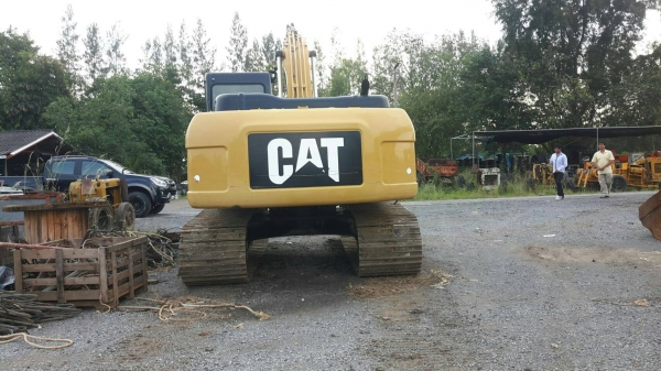 ขายรถแบคโฮ CAT 320 D2 ไมล์ 1000 ชม.ราคา 2700000 ขายรถแบคโฮ CAT 320 D2 ไมล์ 1000 ชม.ราคา 2700000
