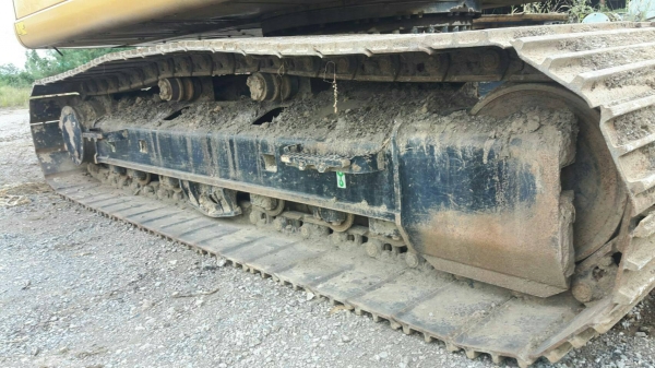 ขายรถแบคโฮ CAT 320 D2 ไมล์ 1000 ชม.ราคา 2700000 ขายรถแบคโฮ CAT 320 D2 ไมล์ 1000 ชม.ราคา 2700000