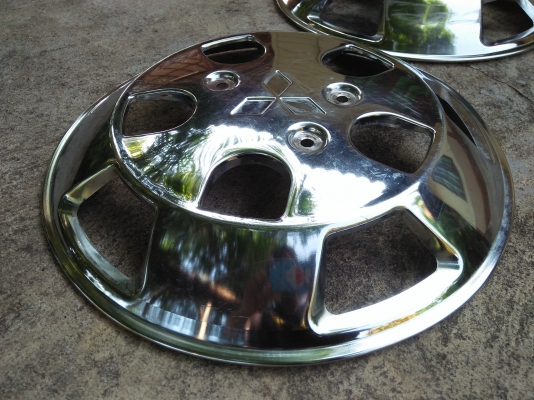 ขายฝาครอบล้อ สแตนเลส รถ 6 ล้อ เก่าญี่ปุ่น ขนาดสภาพตามรูป