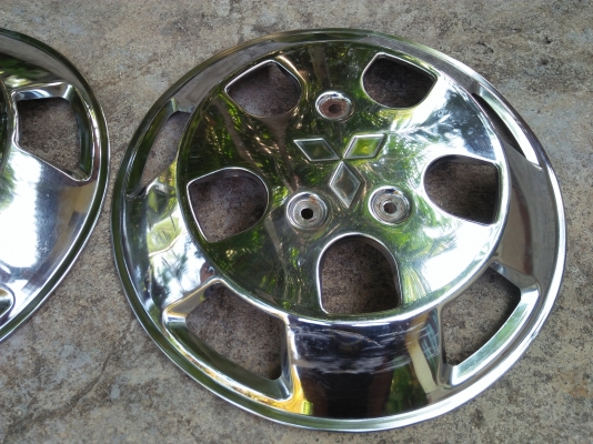 ขายฝาครอบล้อ สแตนเลส รถ 6 ล้อ เก่าญี่ปุ่น ขนาดสภาพตามรูป