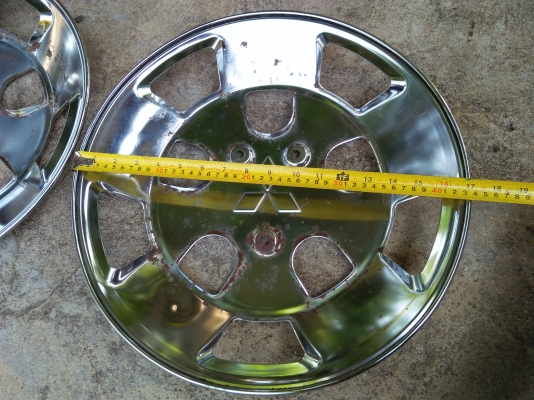 ขายฝาครอบล้อ สแตนเลส รถ 6 ล้อ เก่าญี่ปุ่น ขนาดสภาพตามรูป