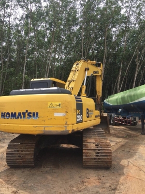 ขายด่วน!! Komatsu PC200-7 ซีเรียล 80,4xx , ปี 2012 สภาพนางฟ้าค่ะ