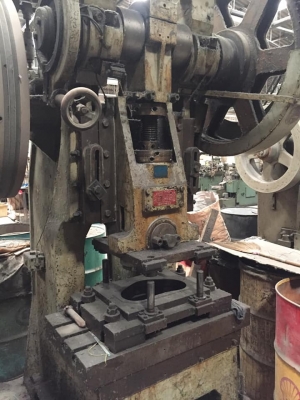 เดินเฟือง80ตัน เหล็กหล่อ พร้อมใข้งานสนใจเเวะมาลอง ราคา90000 เดินเฟือง80ตัน เหล็กหล่อ พร้อมใข้งานสนใจเเวะมาลอง ราคา90000