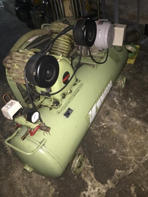 ปั๊มลมยี่ห้อ swan 150 ลิตร สภาพดี เดิมหมด มอเตอร์ 3 แรงไฟ 380 2 สูบ เกือบใหม่ ปั๊มลมยี่ห้อ swan 150 ลิตร สภาพดี เดิมหมด มอเตอร์ 3 แรงไฟ 380 2 สูบ เกือบใหม่