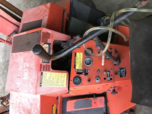 ขาย รถตัดหญ้าตัดกรีนแบบ3แก๊งเครื่องยนต์ดีเซล3สูบเครื่องติดได้ปกติแต่เอาไปเก็บงานนิดหน่อย ราคา33,000