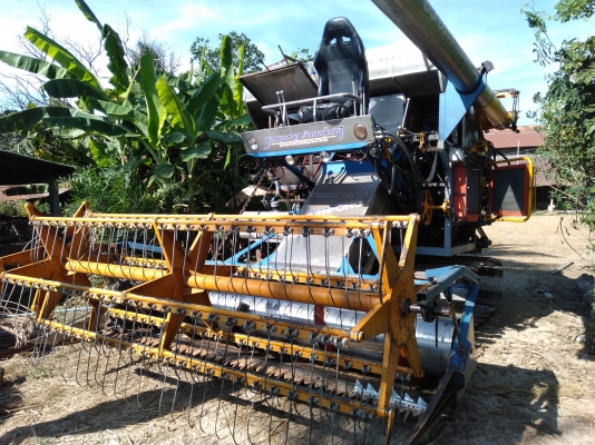 รถเกี่ยวข้าว ติดต่อ0611342039